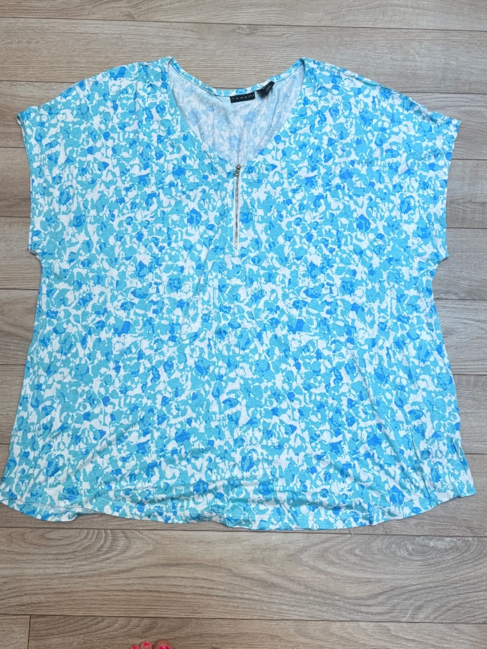 Tahari 2x Tee with zipper detail